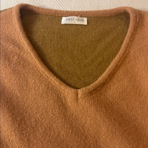 VESTIQUE WOMENS V NECK COLOR BLOCK SWEATER
SIZE - S - Picture 8 of 13